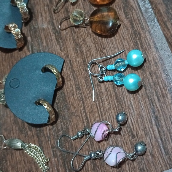 Lot of Earrings - Picture 2 of 4
